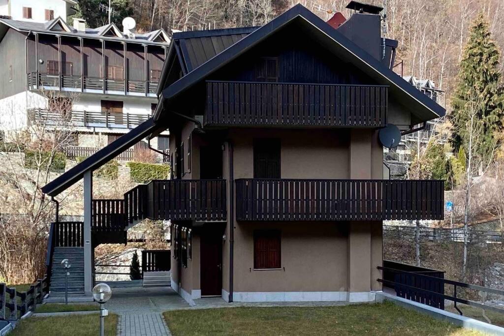 Tabla - Confort Ed Eleganza A 100 Mt Dagli Impianti Aprica Kültér fotó