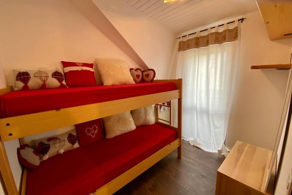 Tabla - Confort Ed Eleganza A 100 Mt Dagli Impianti Aprica Kültér fotó